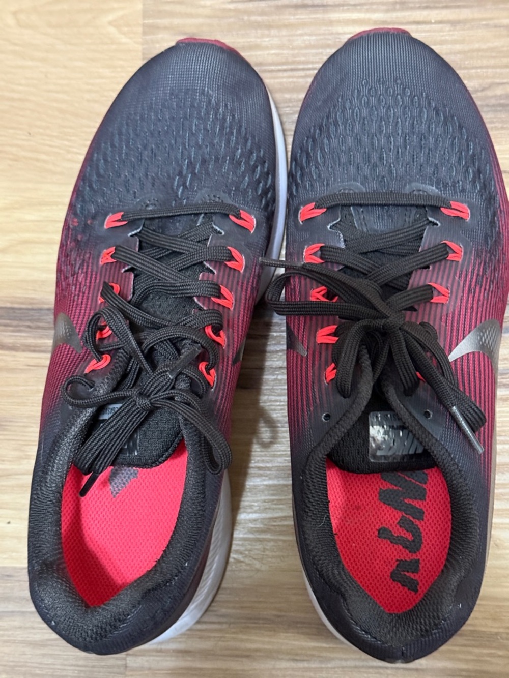 Nike 9 Women's Athletic Running Shoes - Picture 3 of 4
